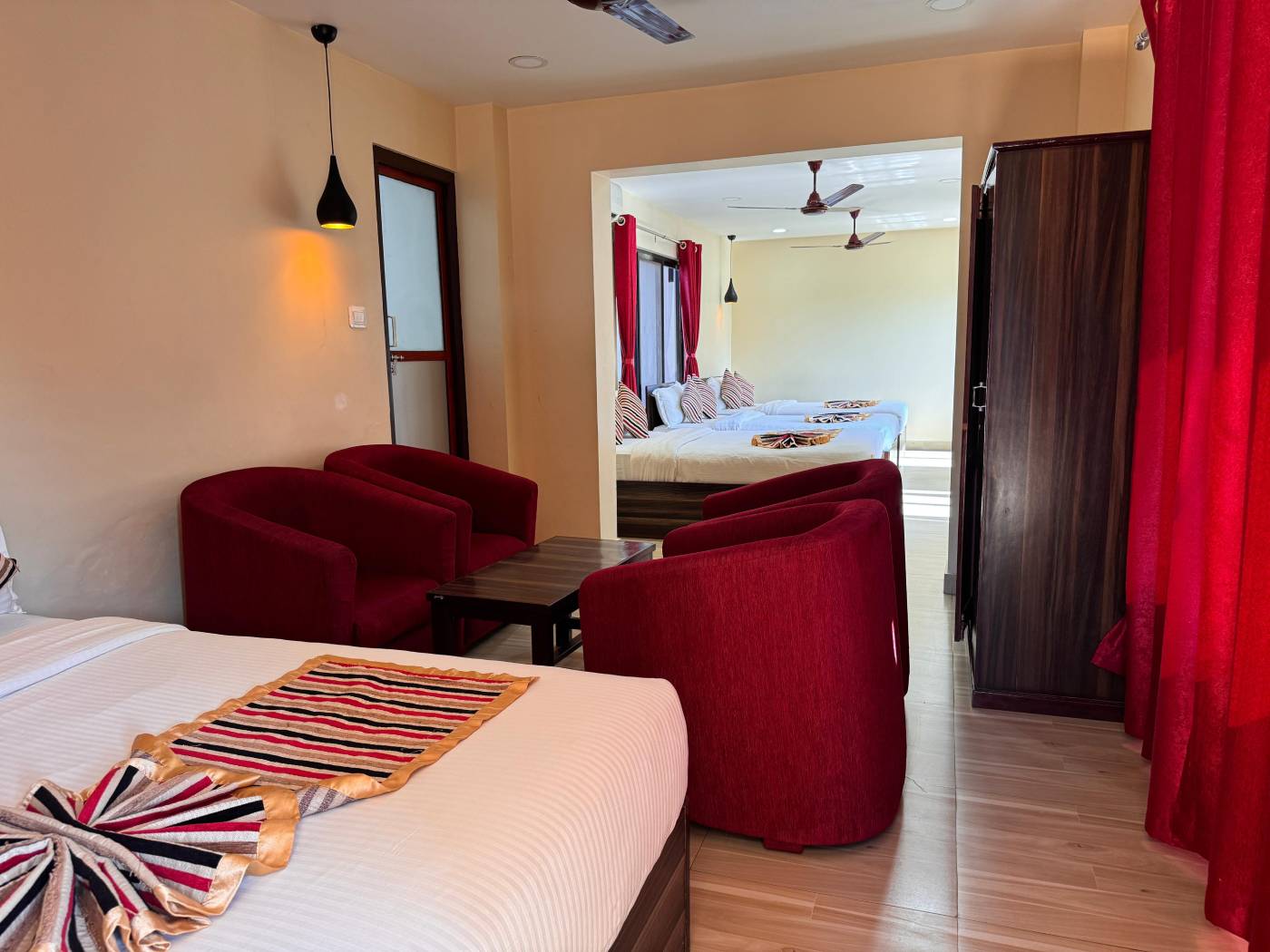 Deluxe Family 4 bed Room only