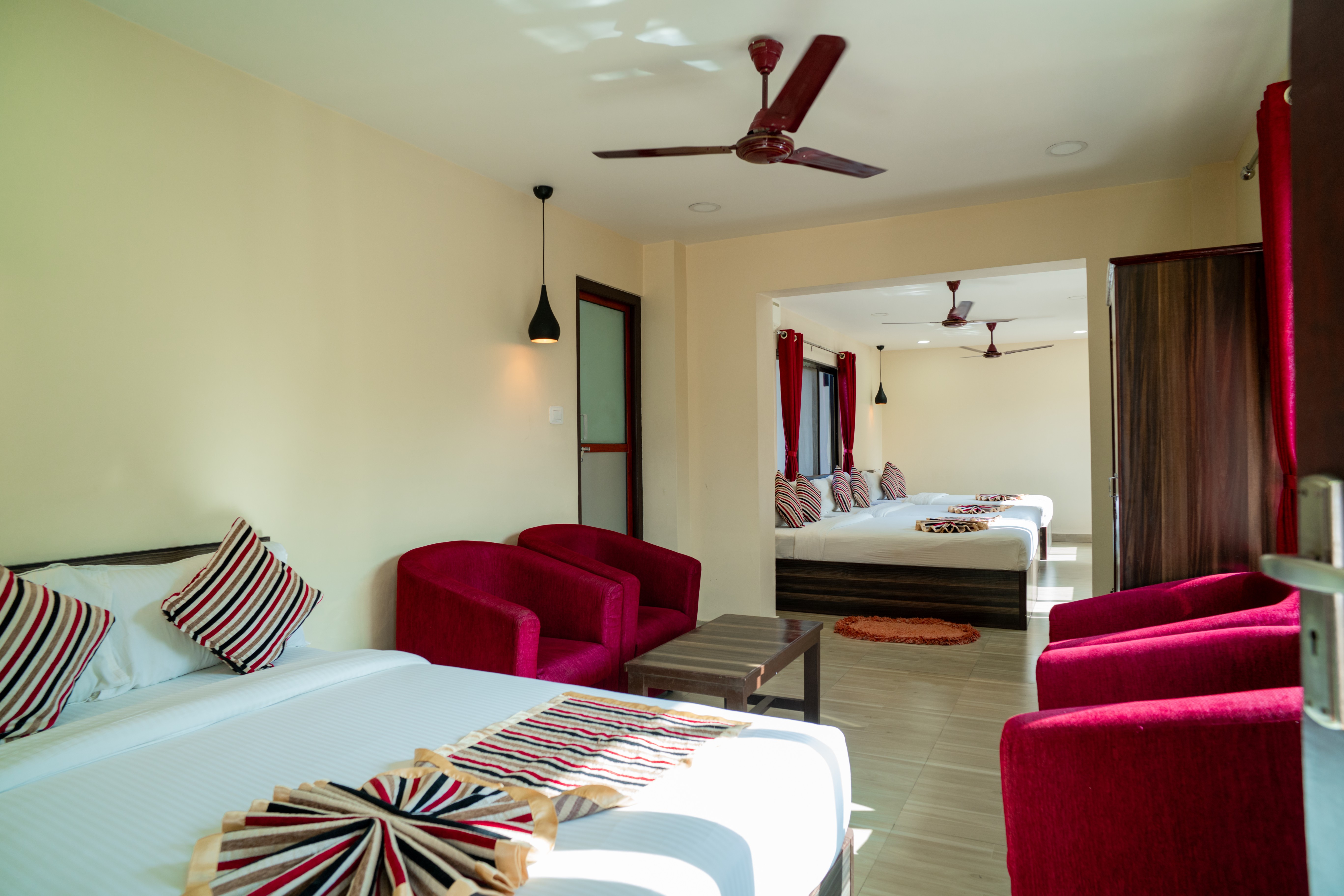 Deluxe Family 4 bed Room only